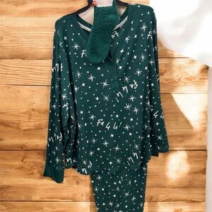 Women's Green Star Print Pajama Set